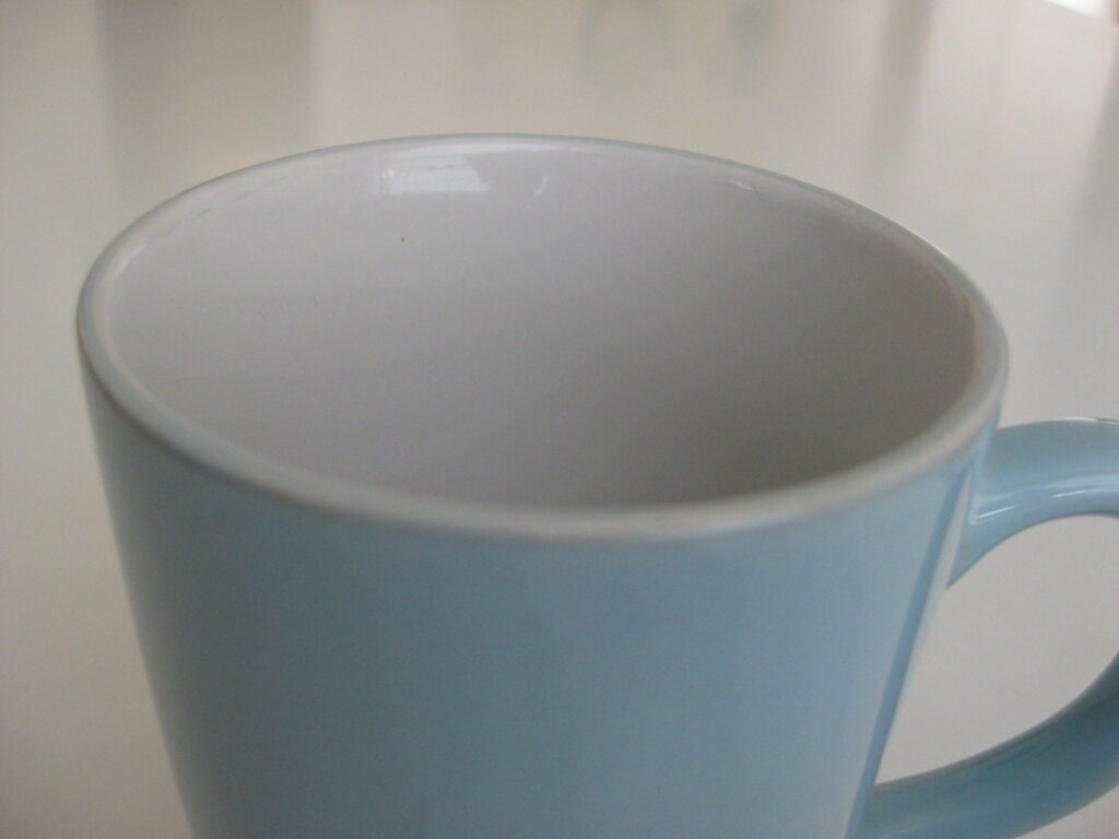 how remove coffee and tea stains from cups